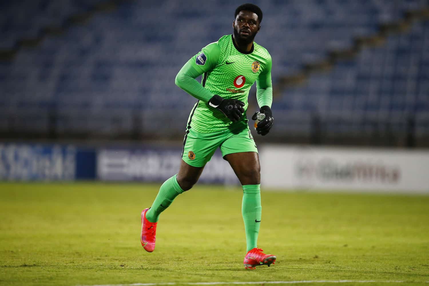 Kaizer Chiefs offer Akpeyi new contract