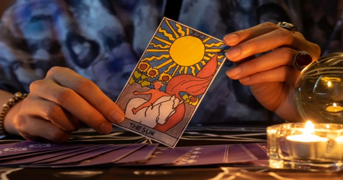 Ý nghĩa của các lá bài Tarot là gì? Hướng dẫn cách tự đọc bài Tarot