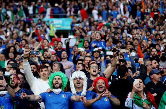 Tifosi Là Gì? Biểu Tượng Đam Mê Của Người Hâm Mộ Seri A